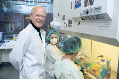 Seit den 1990er-Jahren arbeiten Kaufmann sein Team bereits an einem verbesserten Nachfolger des Tuberkulose-Impfstoffs.