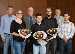 Die Azubipreis-Gewinner 2014, ihre Ausbilder und der Geschäftsführende Direktor Gregor Eichele freuen sich über die Auszeichnung: Peter Böttcher, Verena Börger, Gregor Eichele, Danail Rachev, Florian Jordan, Julian Janssen und Frank Meyer (von links).