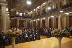 Die Aula war bis auf den letzten Platz gefüllt